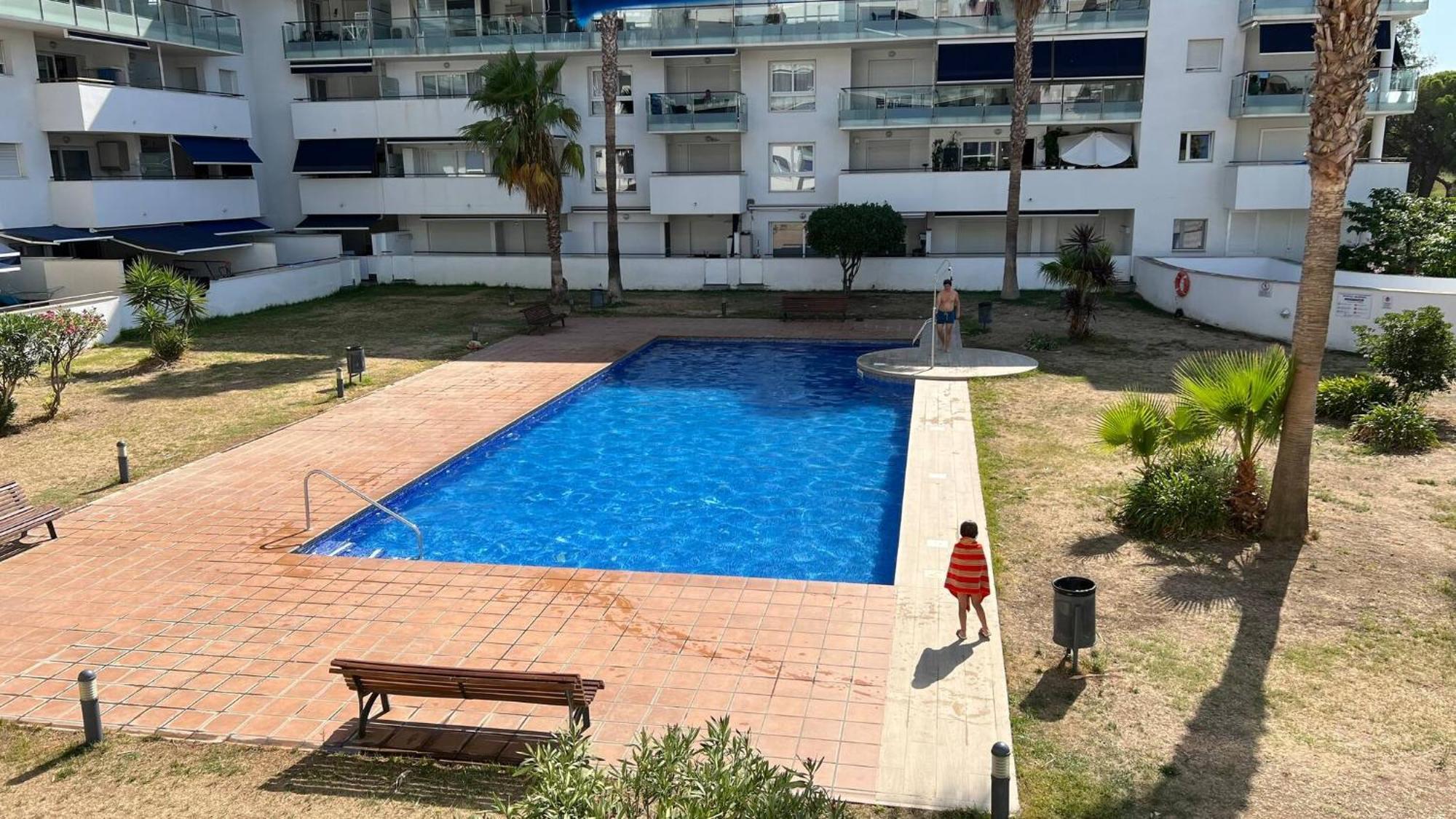 Bonito Apartamento Con Parking Y Piscina En Roses Av-53 Exterior photo